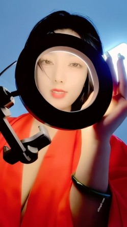 青春无敌，抖音风艺校美少女【杨晓花】定制福利，露脸露点，各种热门BGM裸舞 截图8