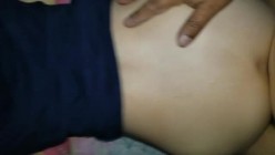 旅游把女导游给干了，和游客水乳交融、淫声颤天，‘宝贝，哪儿舒服，说’，哪儿都舒服！ 截图2