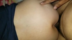 旅游把女导游给干了，和游客水乳交融、淫声颤天，‘宝贝，哪儿舒服，说’，哪儿都舒服！ 截图9