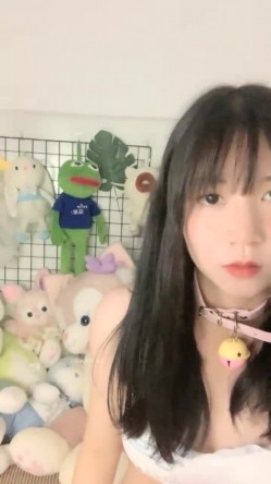 在校女大学生，【波波涩涩】，这个岁数看起来好小，含苞待放的小花骨朵，青涩，少女的逼无需多言，美爆了 截图9