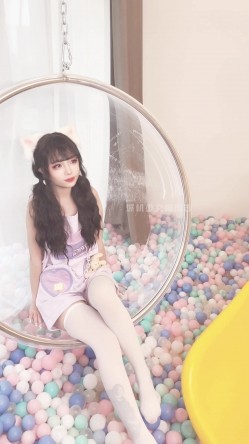 稀有露脸 高端ACG业界女神爆机少女 喵小吉 珍品T3会员《小吉的答谢礼2》限定版《白色花嫁》邻家少女胴体美到爆! (2) 截图3