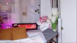 ️国民女神【Kiki-2025】紫色战袍、丝袜诱惑、口爆、潮喷 截图5