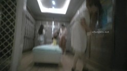 国内『温泉会所』贴脸偷拍沐浴更衣泳池戏水 超多美女良家少妇近距离接触 截图15
