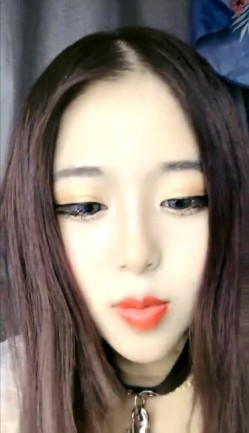 气质漂亮妹妹，颜值网红脸，带狗链，道具自慰，按到阴蒂和阴唇上表情呻吟很到位 截图12