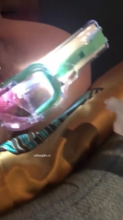 字母圈调教大神【Actor444】露脸母狗各种虐阴虐菊啪啪，花样多手法奇特 截图6