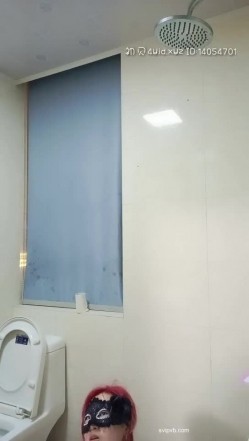 重磅资源(森森木木)首次平台啪啪，被大屌男口爆鞭子虐待各种姿势啪啪 截图16