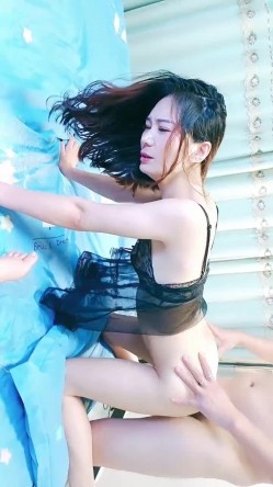 黑丝韵味美少妇露脸会计舌头挑逗大屌，清晰拍摄外阴细节女上位啪啪近景视角口交全程高能 截图11