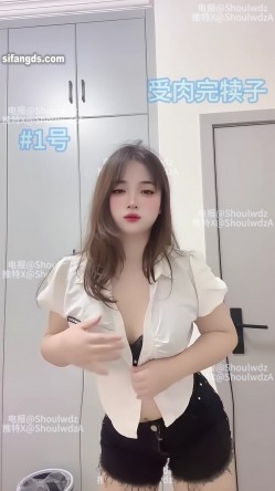 PUA大神【受肉完犊子】VIP福利，操控举牌，超多反差学生小母狗，紫薇裸舞 截图4