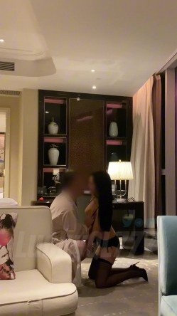 大神luckyql777调教爆乳长腿美女 截图4