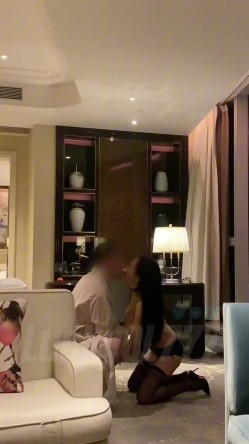 大神luckyql777调教爆乳长腿美女 截图6