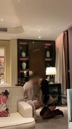 大神luckyql777调教爆乳长腿美女 截图12
