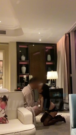 大神luckyql777调教爆乳长腿美女 截图14