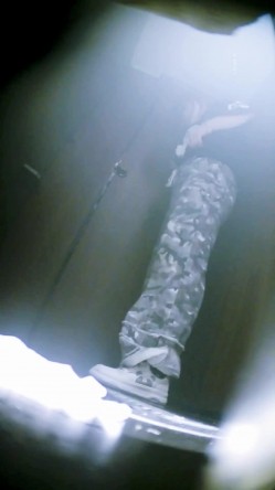 夜总会酒吧女厕后拍各种黑丝高跟 美女如云 两个喜欢前蹲的闺蜜逼毛浓密性感 截图16