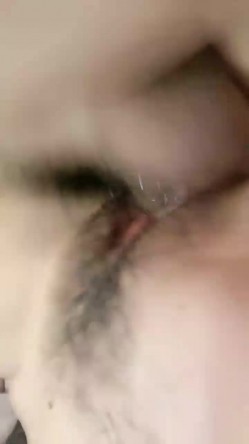 【奶球】富豪的专宠小母狗! ~无套啪啪内射~爽到极点，被掐着脖子操，这哥们真是够暴力，快被操晕了 截图12