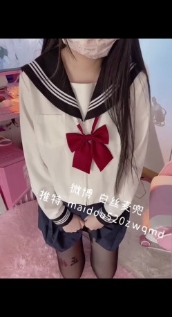 【麦兜小可爱】最新会员私拍流出→尿尿自慰啪啪 皮肤白皙可爱 后入怼操 五星推荐 高清720P版 自慰 截图2