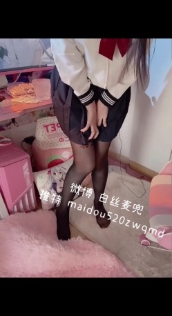 【麦兜小可爱】最新会员私拍流出→尿尿自慰啪啪 皮肤白皙可爱 后入怼操 五星推荐 高清720P版 自慰 截图3