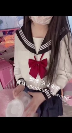 【麦兜小可爱】最新会员私拍流出→尿尿自慰啪啪 皮肤白皙可爱 后入怼操 五星推荐 高清720P版 自慰 截图4