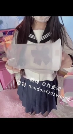 【麦兜小可爱】最新会员私拍流出→尿尿自慰啪啪 皮肤白皙可爱 后入怼操 五星推荐 高清720P版 自慰 截图6