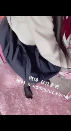 【麦兜小可爱】最新会员私拍流出→尿尿自慰啪啪 皮肤白皙可爱 后入怼操 五星推荐 高清720P版 自慰 截图8
