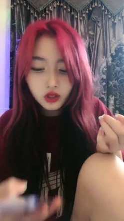 校花！成都KTV公主下海！【破处】，貌美如花的重庆妹子，尺度升级，各种掰穴 截图2