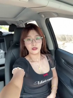 ️超级淫荡骚母狗【GG-BONG1】反差眼镜骚货户外车内道具自慰喷水 截图15