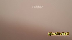 学校旁小房间约167女大粉丝 她开始慢慢熟练了 舔完鸡巴自己坐上去 还发出满足的呻吟 突然发现这次全程女上，因为房间隔音效果差，听到外面的人在说话，所以叫声特别大。 截图9