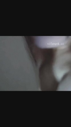 【抖音福利】大奶熟女，【沐颖】，极品纯天然美乳，粉穴白浆流出特写，姐姐真是个浪荡的淫妇 截图2