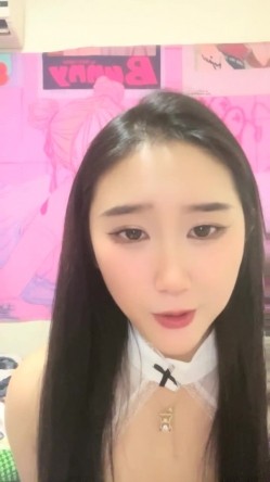 核弹！超美校花【果果qzm】道具狂插~扇脸打逼~妹子都经历了什么？ 截图8
