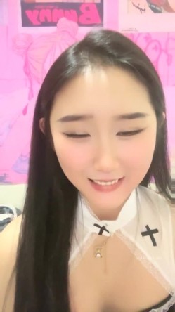 核弹！超美校花【果果qzm】道具狂插~扇脸打逼~妹子都经历了什么？ 截图12