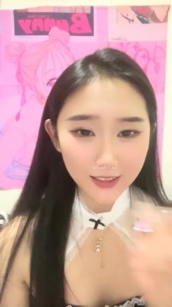 核弹！超美校花【果果qzm】道具狂插~扇脸打逼~妹子都经历了什么？ 截图14