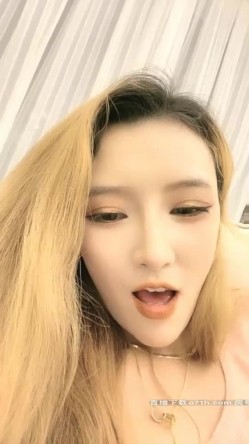 人间水蜜桃高颜值妖艳妹子自慰诱惑，掰穴特写假屌摩擦性感屁股上位骑坐 截图12