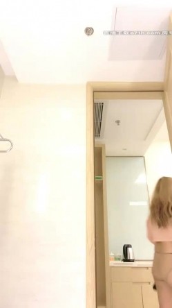 人间水蜜桃高颜值妖艳妹子自慰诱惑，掰穴特写假屌摩擦性感屁股上位骑坐 截图16