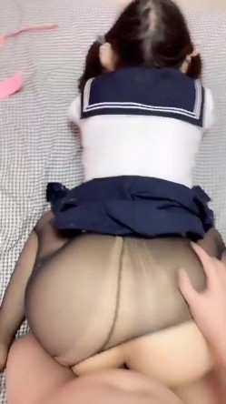 【精彩福利】91富二代各种玩肏反差婊性宠小尤物蜂腰翘臀标准传教士 完美后入带入感极强12V 截图7
