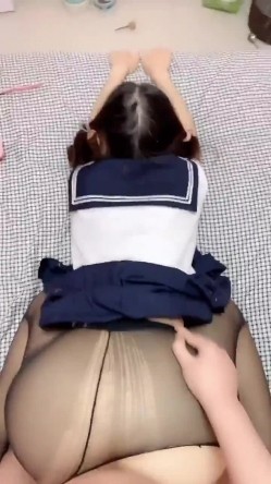 【精彩福利】91富二代各种玩肏反差婊性宠小尤物蜂腰翘臀标准传教士 完美后入带入感极强12V 截图10