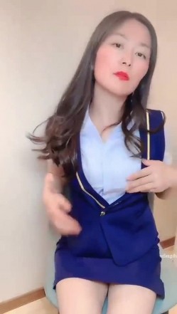 【熟女福利】快手丝袜熟女团队，【花嫂】福利视频30V 超级骚，特别骚气的少妇 截图2