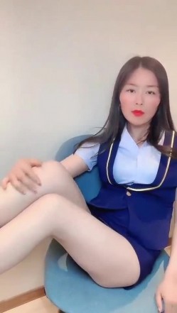 【熟女福利】快手丝袜熟女团队，【花嫂】福利视频30V 超级骚，特别骚气的少妇 截图6