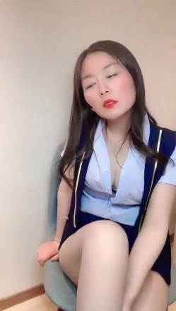 【熟女福利】快手丝袜熟女团队，【花嫂】福利视频30V 超级骚，特别骚气的少妇 截图15