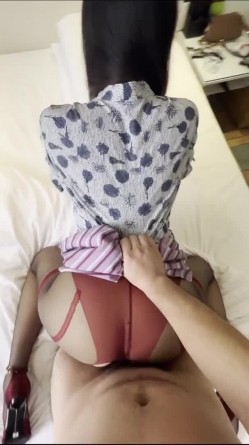 百人斩顶级约炮大神『yebo』性爱记录人妻 白领 教师 模特 学生妹等众多各种类型反差婊，多位女主 个个极品 截图5