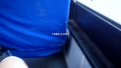 性感身材美少女美乳翘臀公交车上大胆露出自拍 截图1