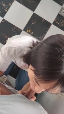 样子看着清纯，没想到吹箫这么厉害，小舌头转起来 了不起！ 截图6