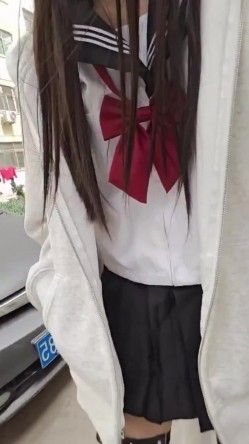 国产极品CD 懒懒 国产人气CD，新人小男娘，不露脸但身材不错，刚入圈还放不开，作品为户外露出，不可约，频道最新资源整合 截图15