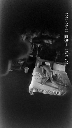 【酒店偷拍】增添新房型大学生入住俊男美女激情 截图3