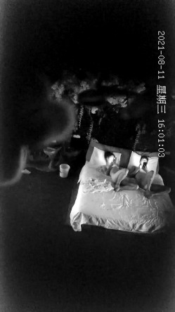 【酒店偷拍】增添新房型大学生入住俊男美女激情 截图4