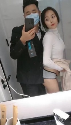 超极品，漂亮校花，酒店福利，翘臀往后顶裤裆：’舒服吗，哈哈‘！ 截图4