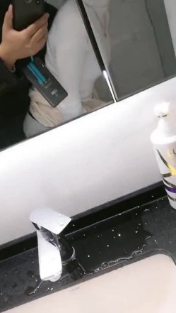 超极品，漂亮校花，酒店福利，翘臀往后顶裤裆：’舒服吗，哈哈‘！ 截图7