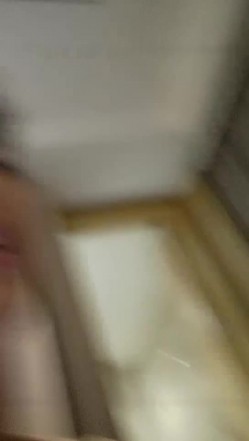 老哥酒店猛干【耐操骚女】口交舔硬后入抽插从下往上视角拍摄，连续搞了两炮 截图14