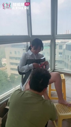【超顶 ️绿帽大神】茗茗 最近较火的91眼镜骚妹 承接山东大哥专属定制 寄来的阳具前后攻穴 狂艹脱变淫奴 口爆吞精呛喉 截图12