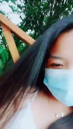 【户外小淫雪】公园超市~户外全裸 ️跳蛋大黑牛~车内狂震喷水 ️搞得大哥可紧张啦！ 截图13