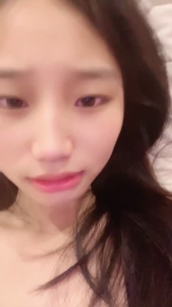 清纯校花【是雪儿吖】边扣边操干出痛苦面具 含泪狂撸 截图16