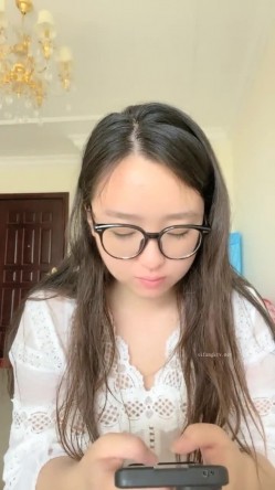 极品新人 肉肉感十足好爽【妍心】沐浴自慰 大喷水啊，眼镜妹子反差婊，蜜桃臀后入上品，刺激 截图3